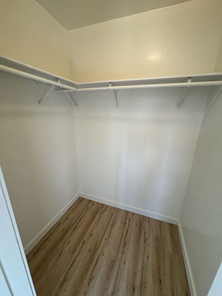 4579 West 171st Street - Photo 6 of 18