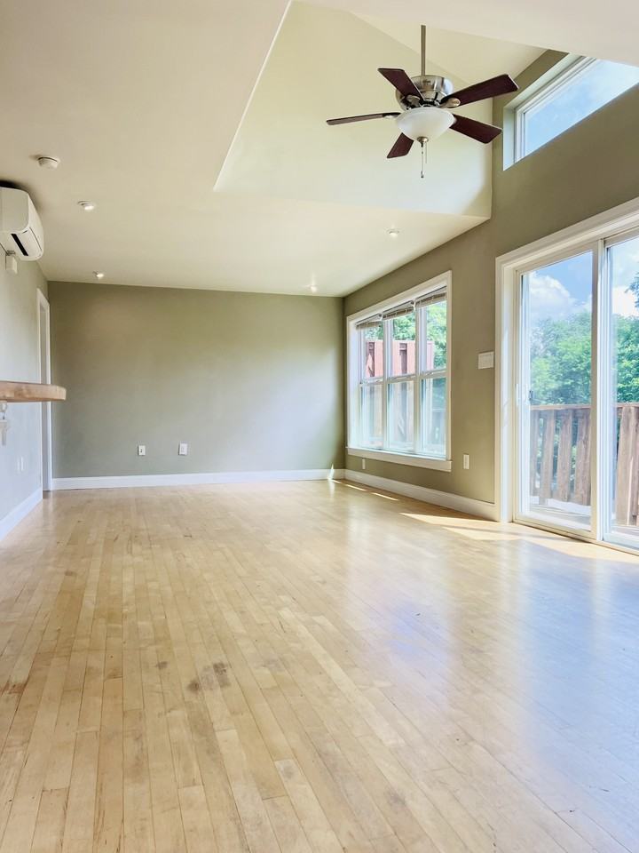 127 Downtown #NA - Photo 4 of 33