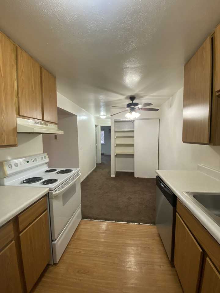 7400 Crosscreek Dr #7400 - Photo 4 of 9