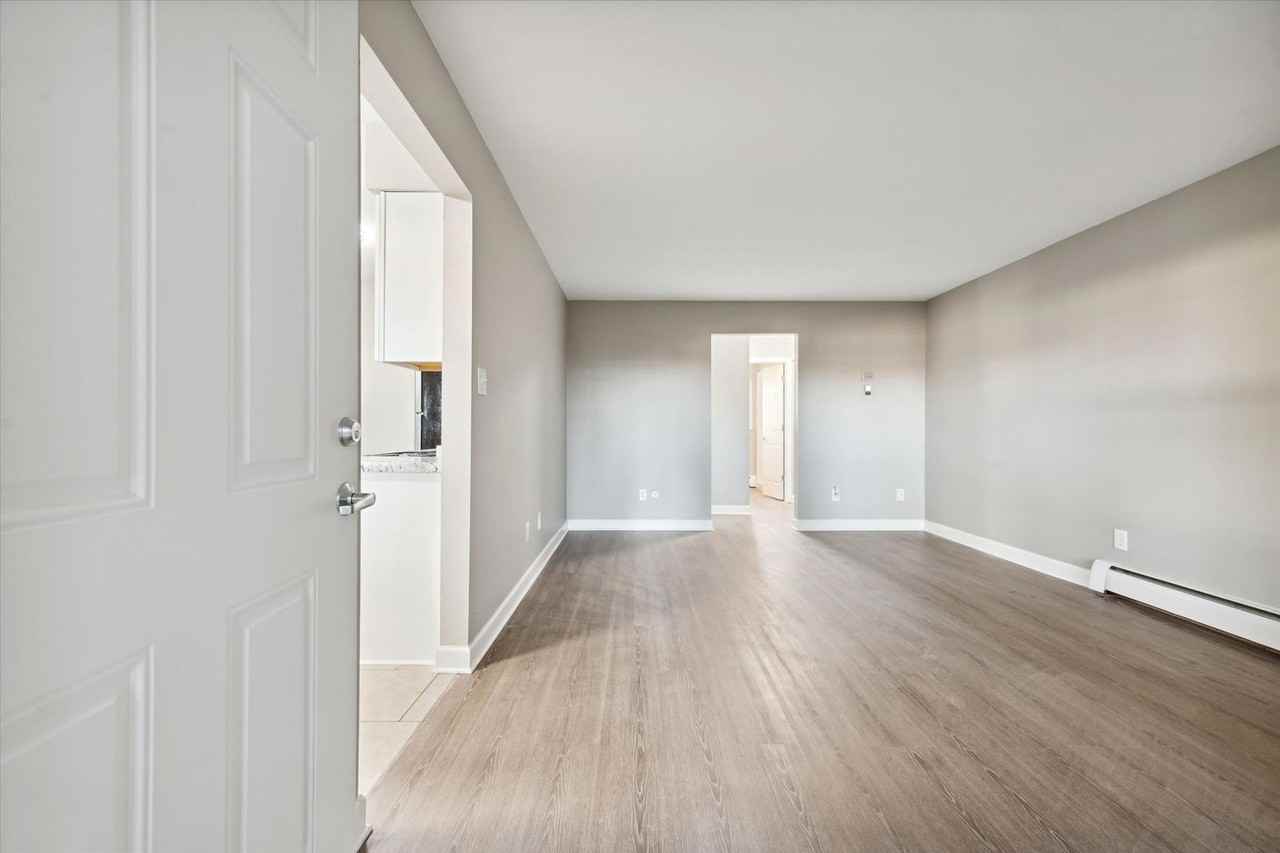 3838 W Sylvania Ave - Photo 3 of 26