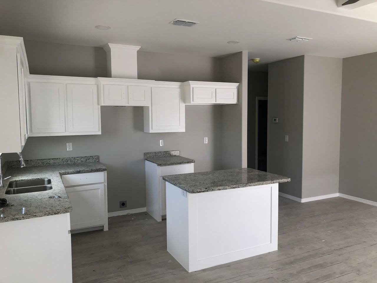 5001 N Dahlia St #2 - Photo 2 of 10