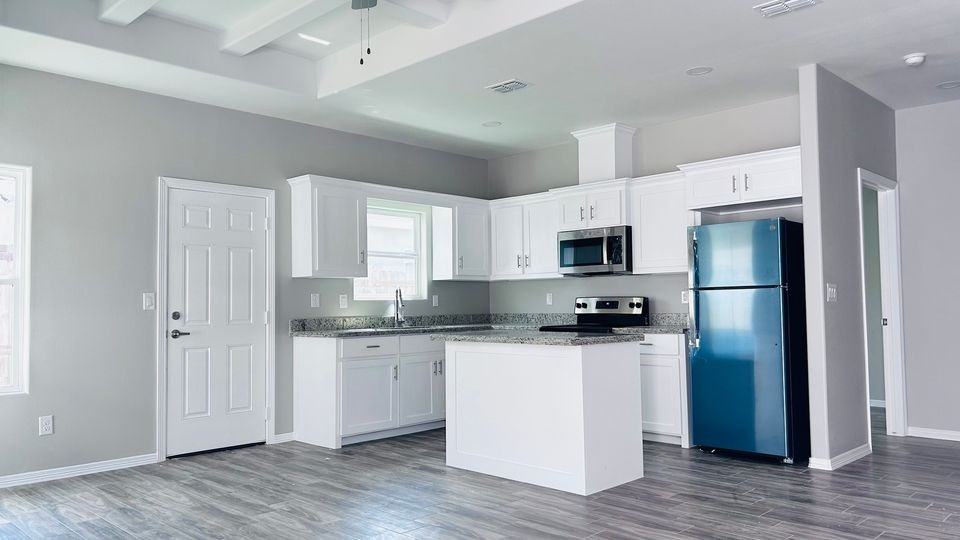 5001 N Dahlia St #2 - Photo 3 of 10