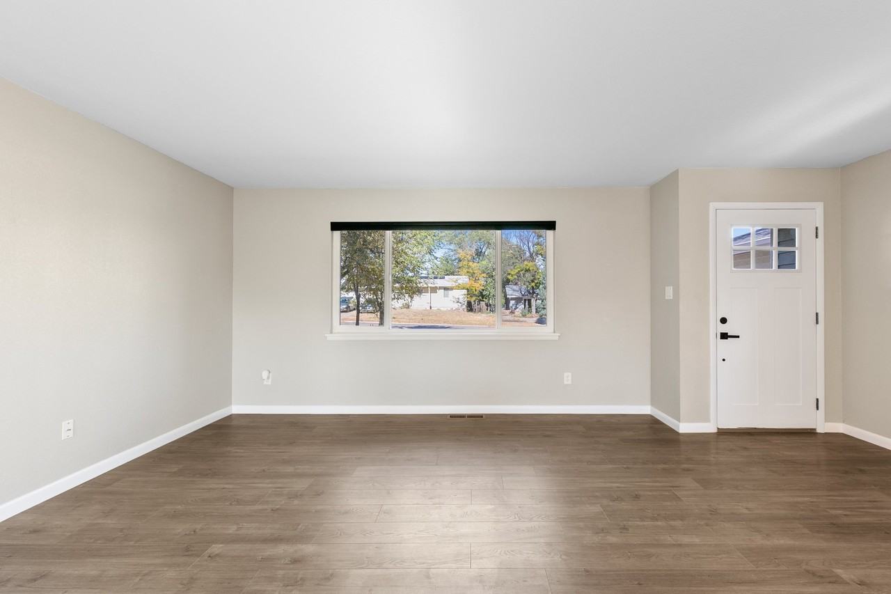 3119 Greenwood Cir #1 - Photo 3 of 28