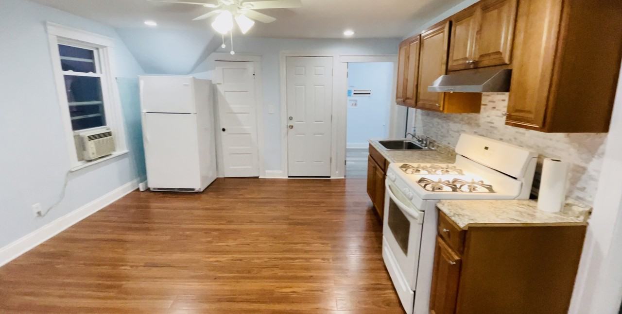 23 Everett Ave #3 - Photo 2 of 12