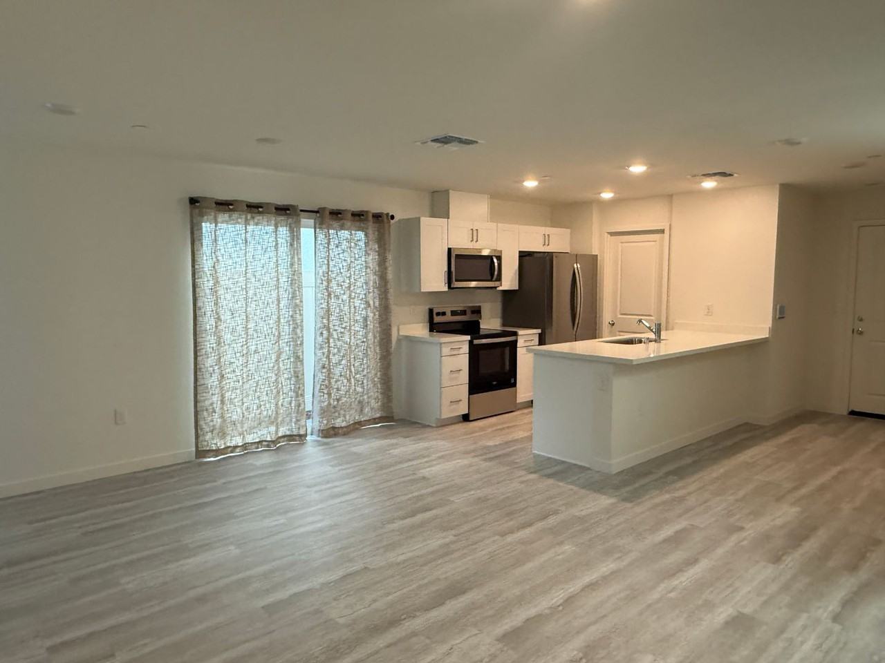 977 Scenic Sky Ln - Photo 4 of 38