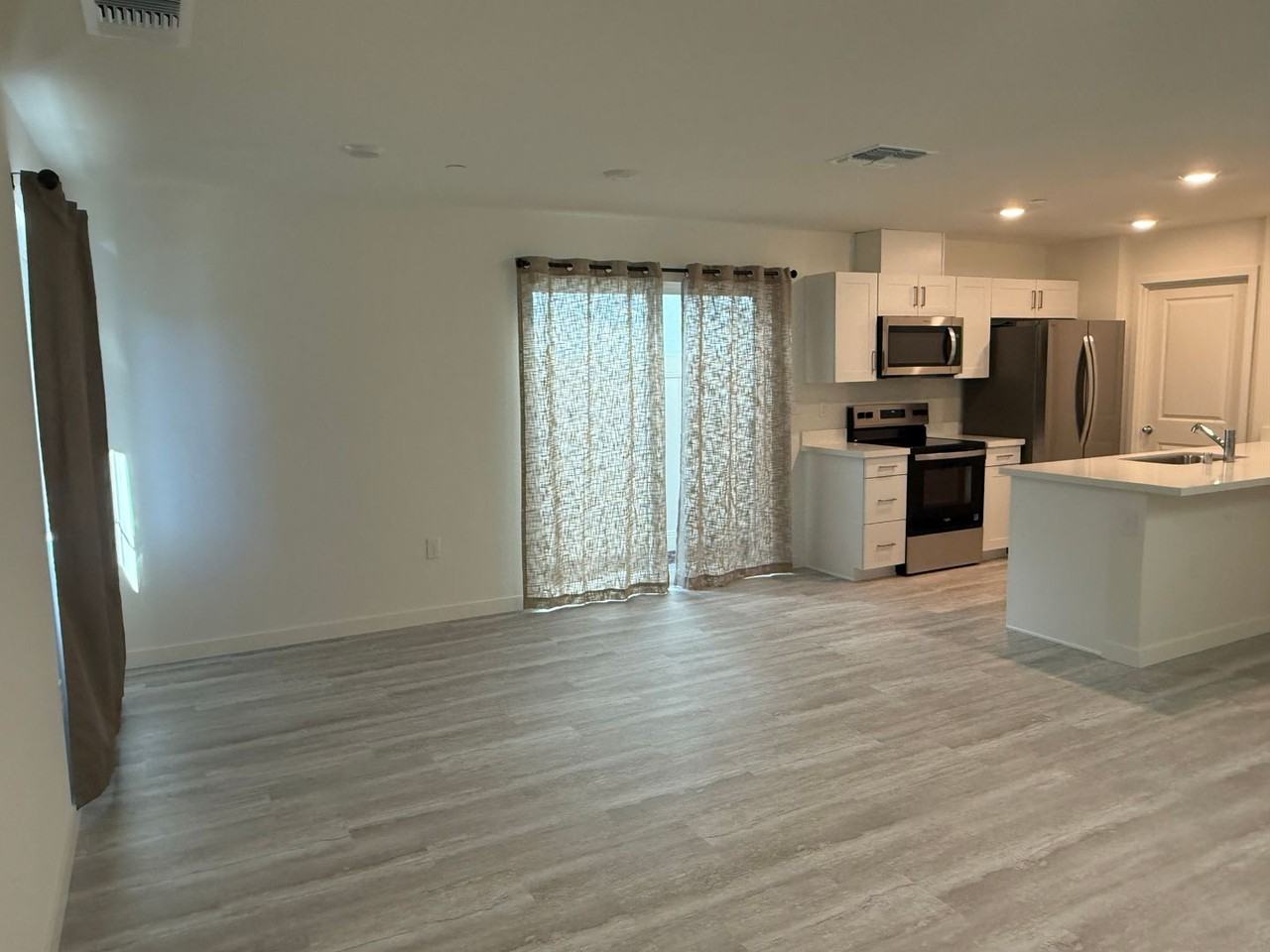 977 Scenic Sky Ln - Photo 5 of 38