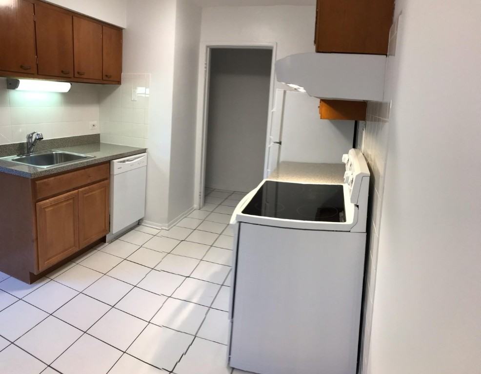 2349 W Jarvis Ave #53-1G - Photo 2 of 5