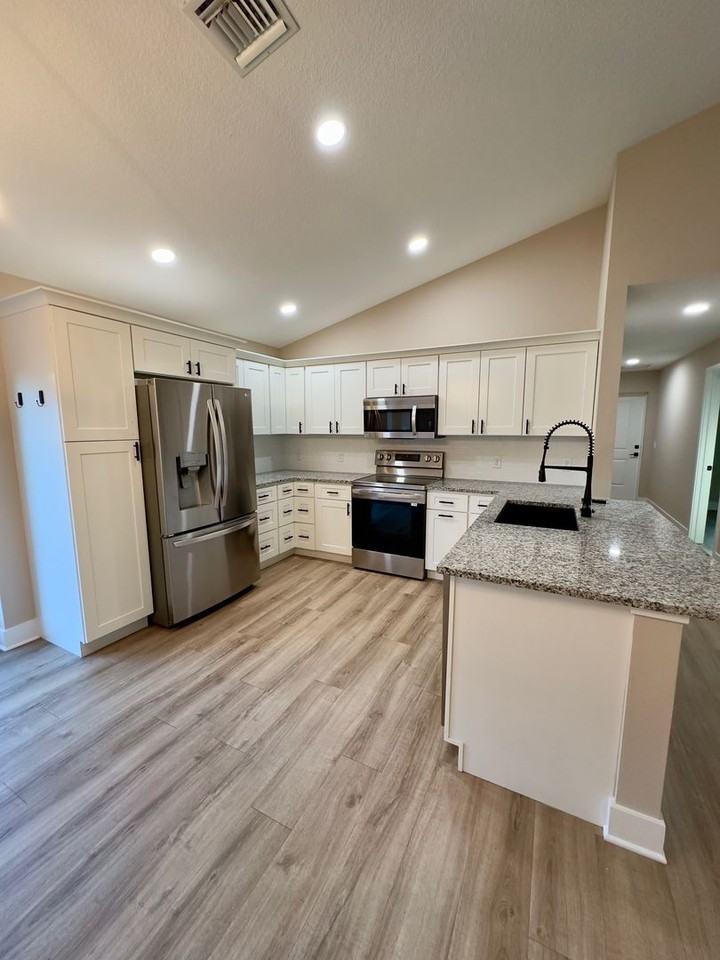 2073 35th Ave - Photo 3 of 15