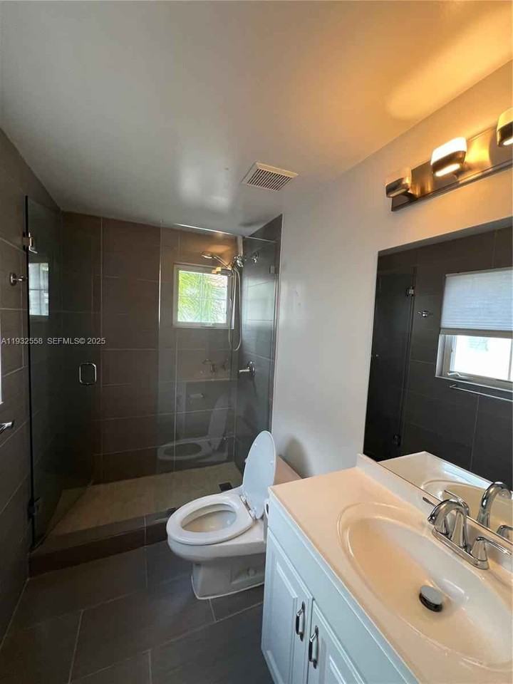 Navarre Ave - Photo 4 of 8