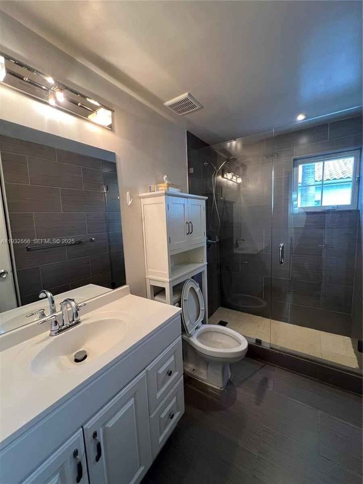 Navarre Ave - Photo 5 of 8