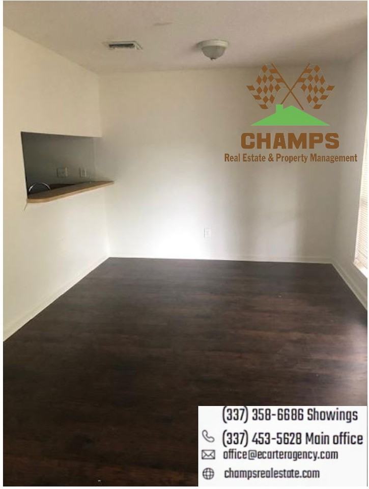 114 N Marigny Cir #D - Photo 4 of 6