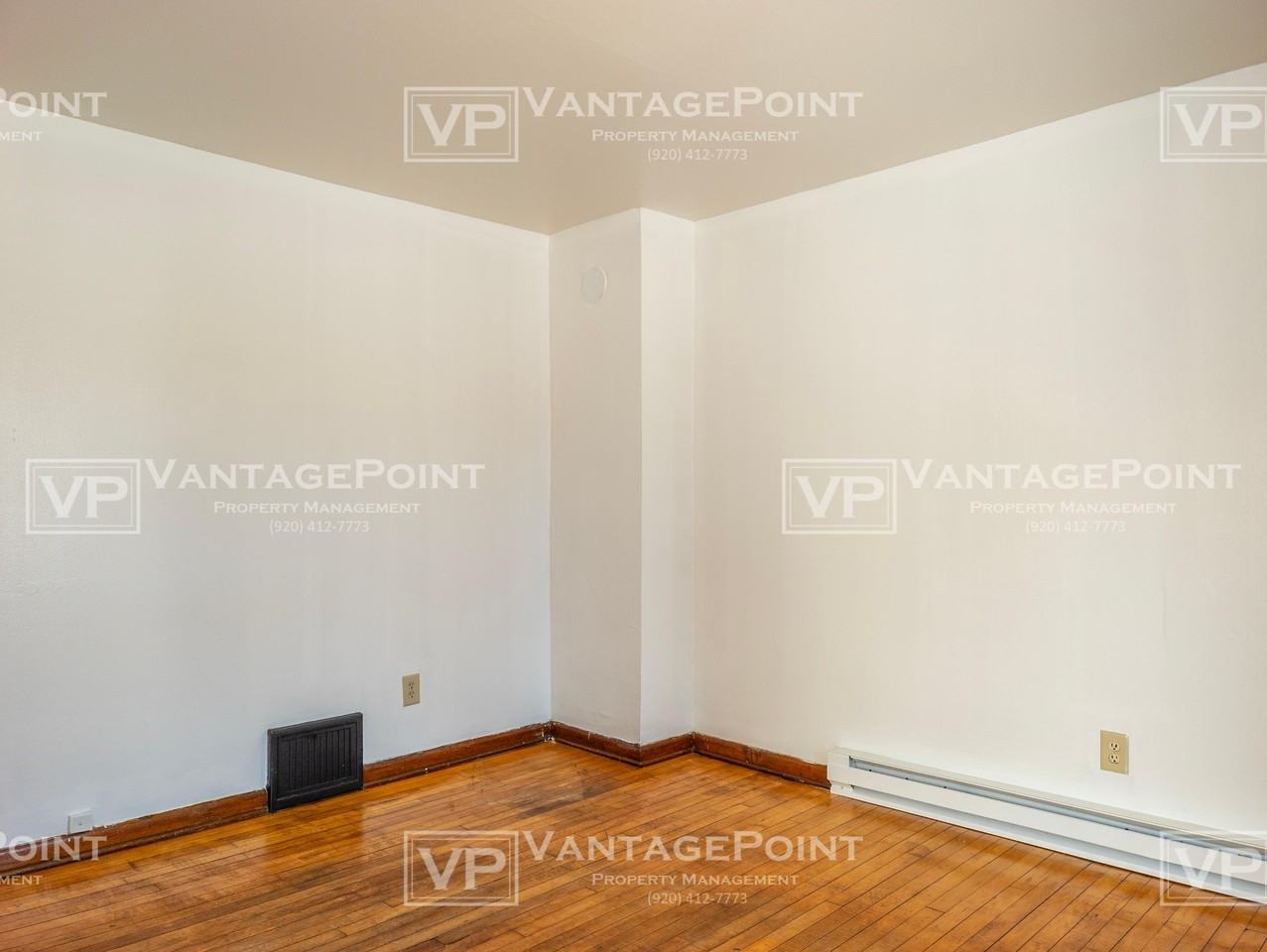 871 1/2 Division St #871-1-2 - Photo 7 of 14