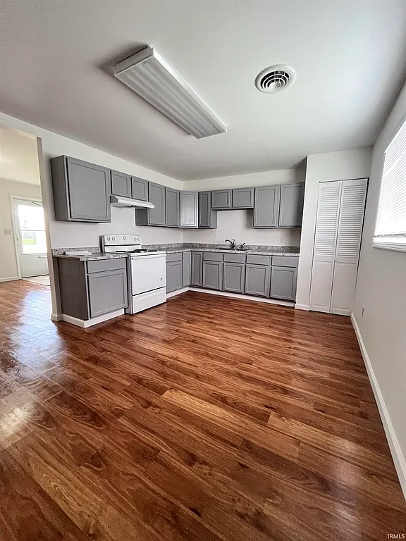 1009 E Havens St #1 - Photo 2 of 12