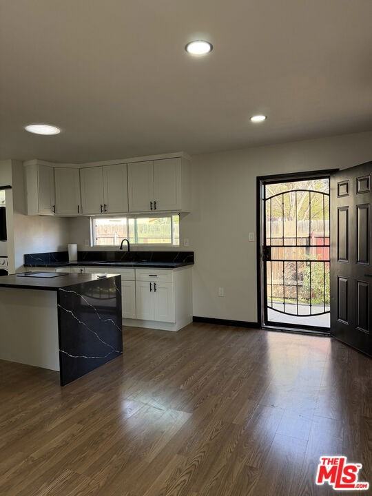 281 Stanton St - Photo 2 of 8