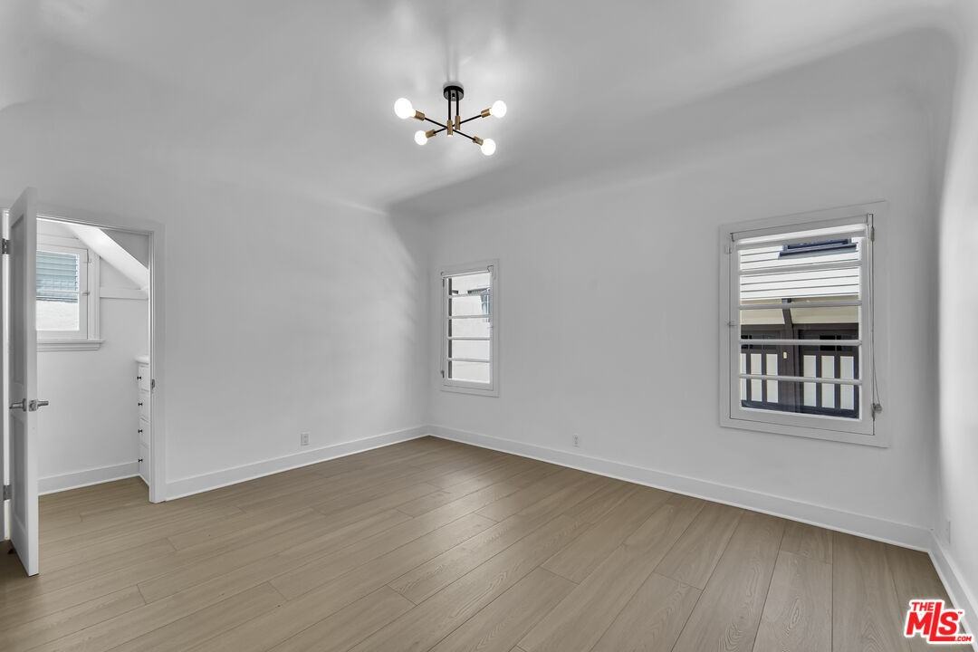 918 N Genesee Ave - Photo 3 of 8