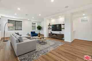 725 Daniel Freeman Cir - Photo 7 of 8