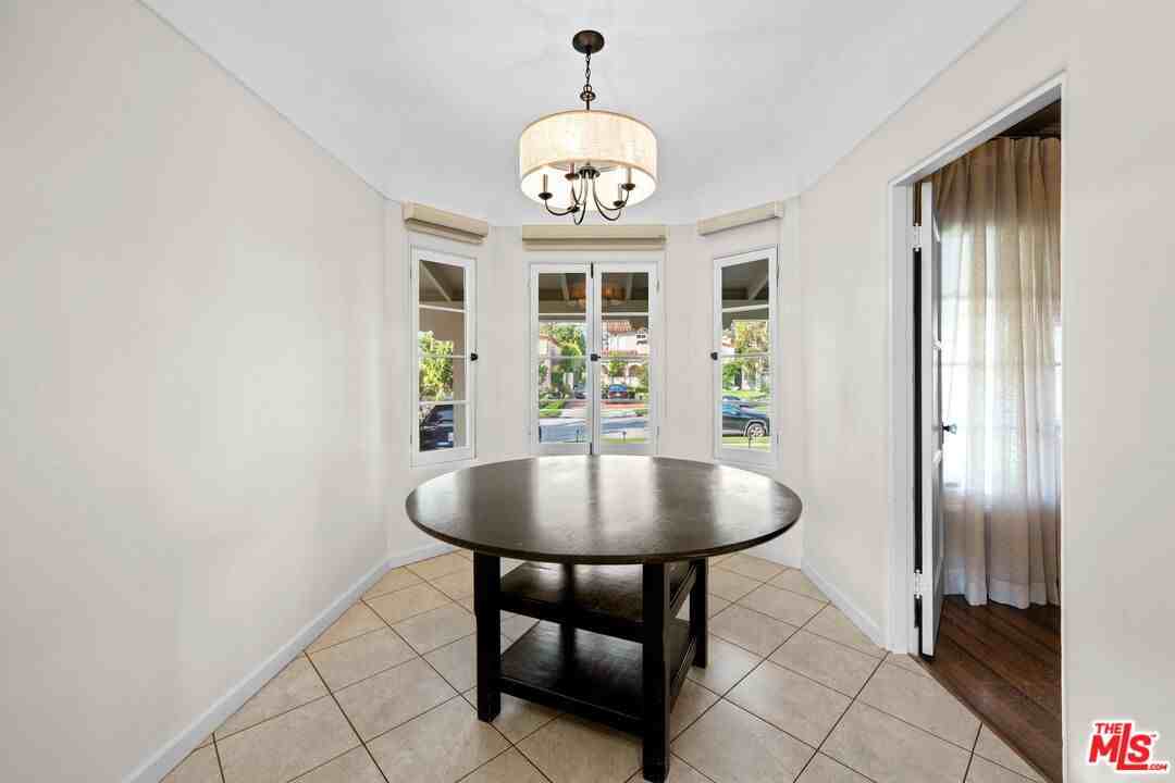 208 S Rodeo Dr - Photo 7 of 8