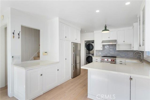 243 Windward Ave - Photo 3 of 8