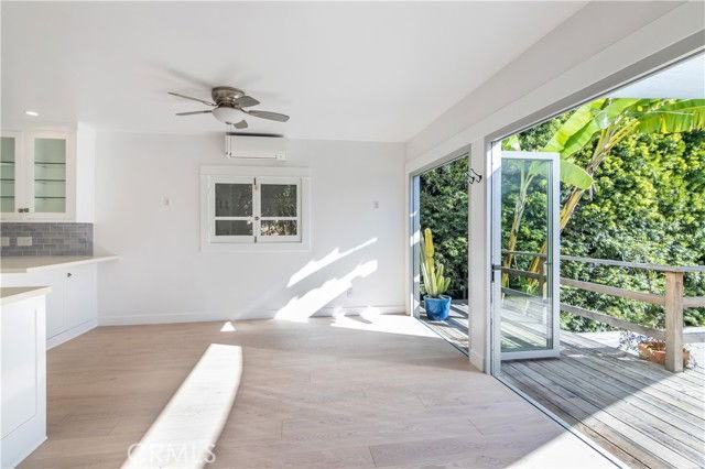 243 Windward Ave - Photo 6 of 8