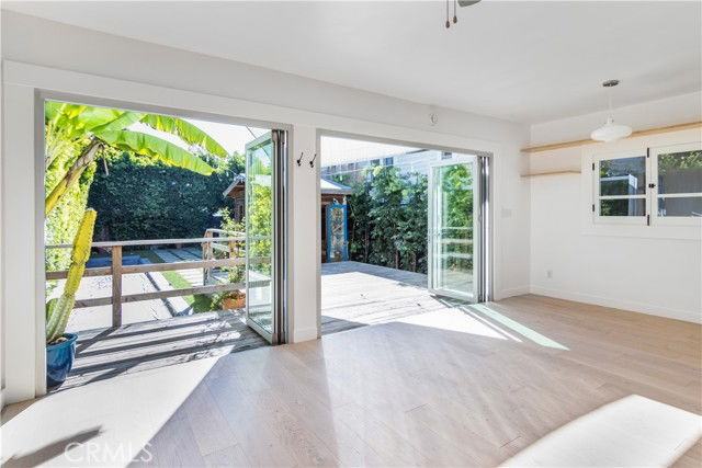 243 Windward Ave - Photo 7 of 8