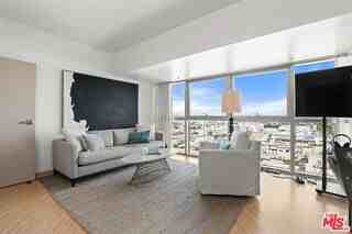 13700 Marina Pointe Dr #1423 - Photo 4 of 8