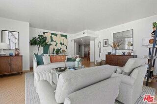 13700 Marina Pointe Dr #1423 - Photo 6 of 8