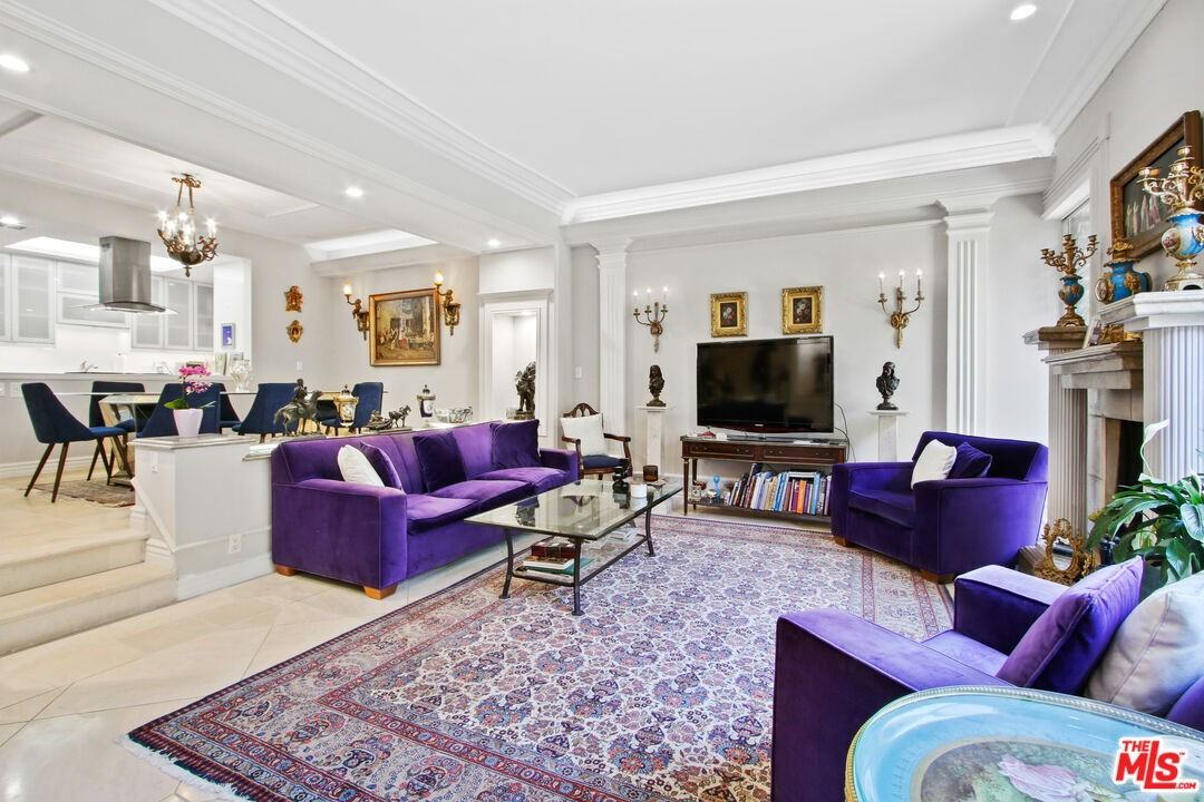 9303 Burton Way #A - Photo 6 of 8