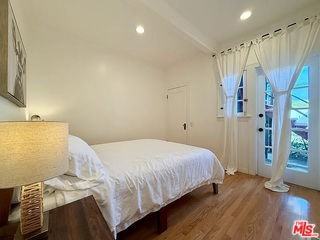 1123 15th St - Photo 3 of 8