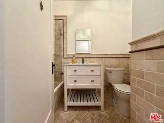 1123 15th St - Photo 5 of 8