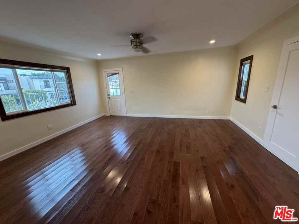 6128 Maryland Dr - Photo 2 of 8