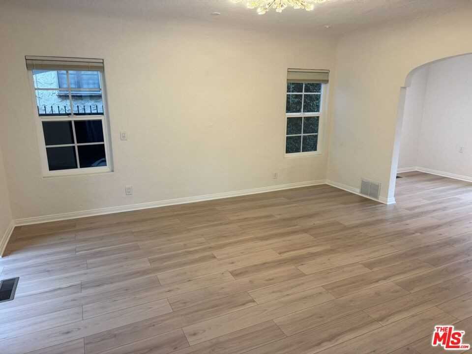 6128 Maryland Dr - Photo 5 of 8