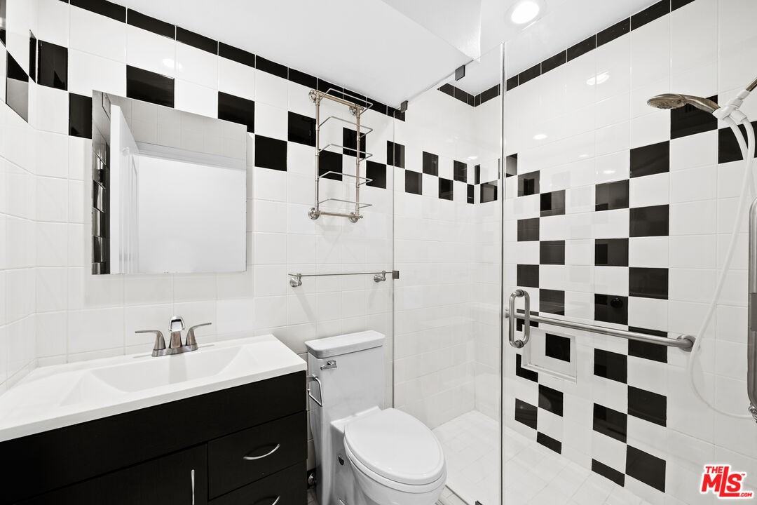 502 Smithwood Dr #502 - Photo 2 of 8