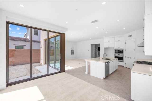 220 Fiore - Photo 6 of 8