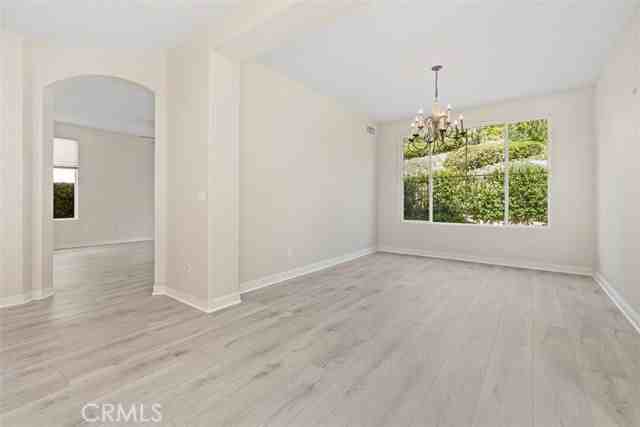 27806 Homestead Rd - Photo 2 of 8