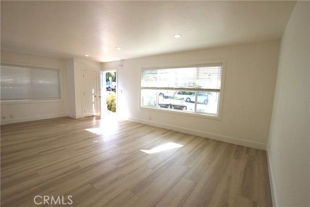 707 Orchid Ave - Photo 5 of 8