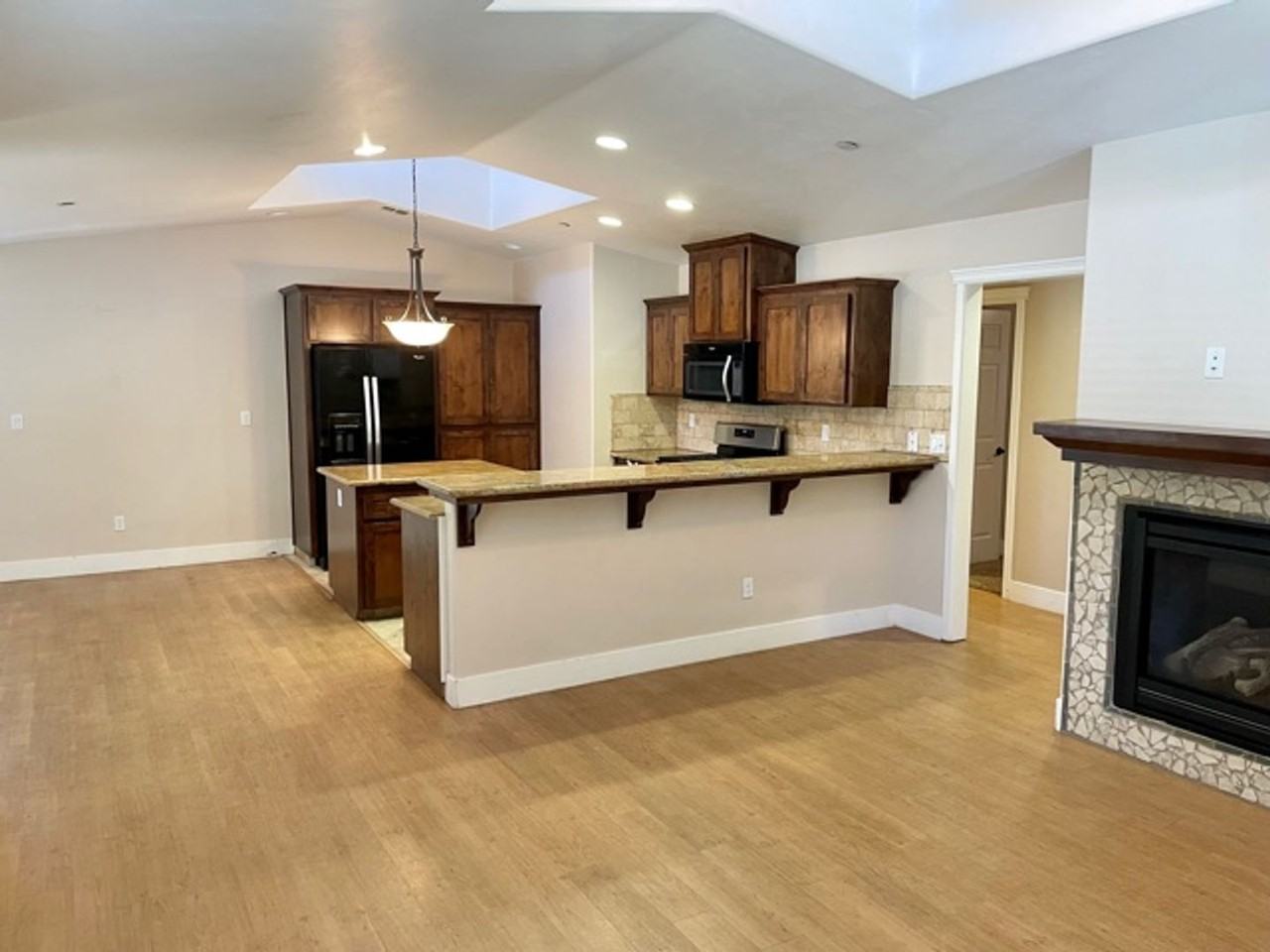 247 E Foothill Blvd - Photo 5 of 23