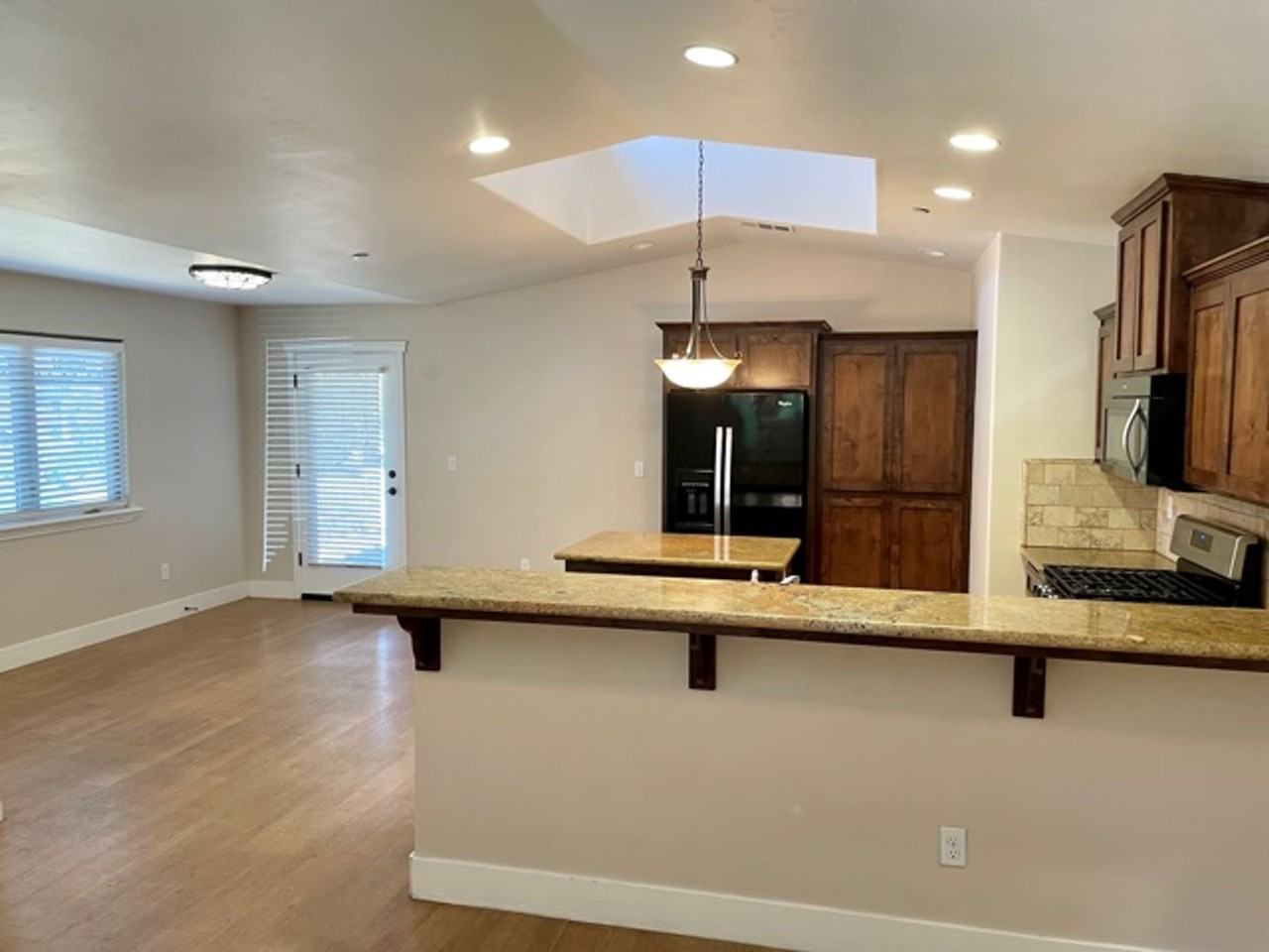 247 E Foothill Blvd - Photo 6 of 23