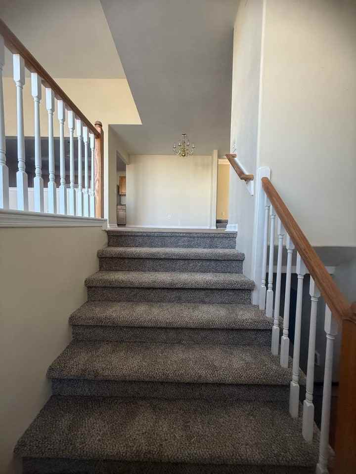 834 Point Way - Photo 5 of 27