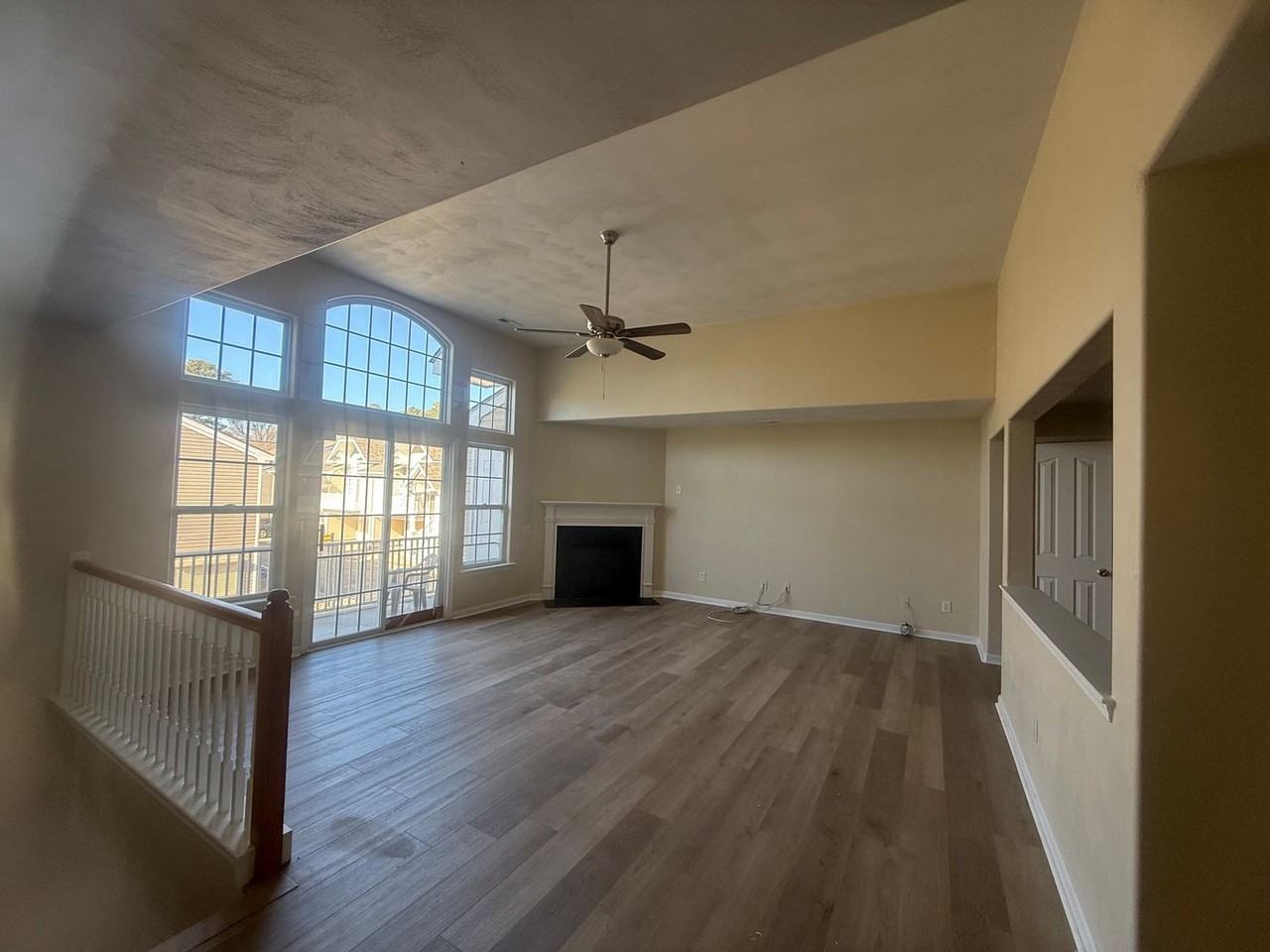 834 Point Way - Photo 7 of 27