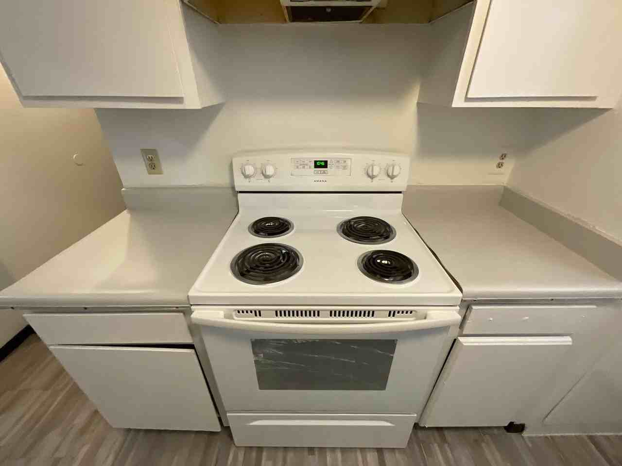 1015 Sw 81st St - Photo 4 of 12