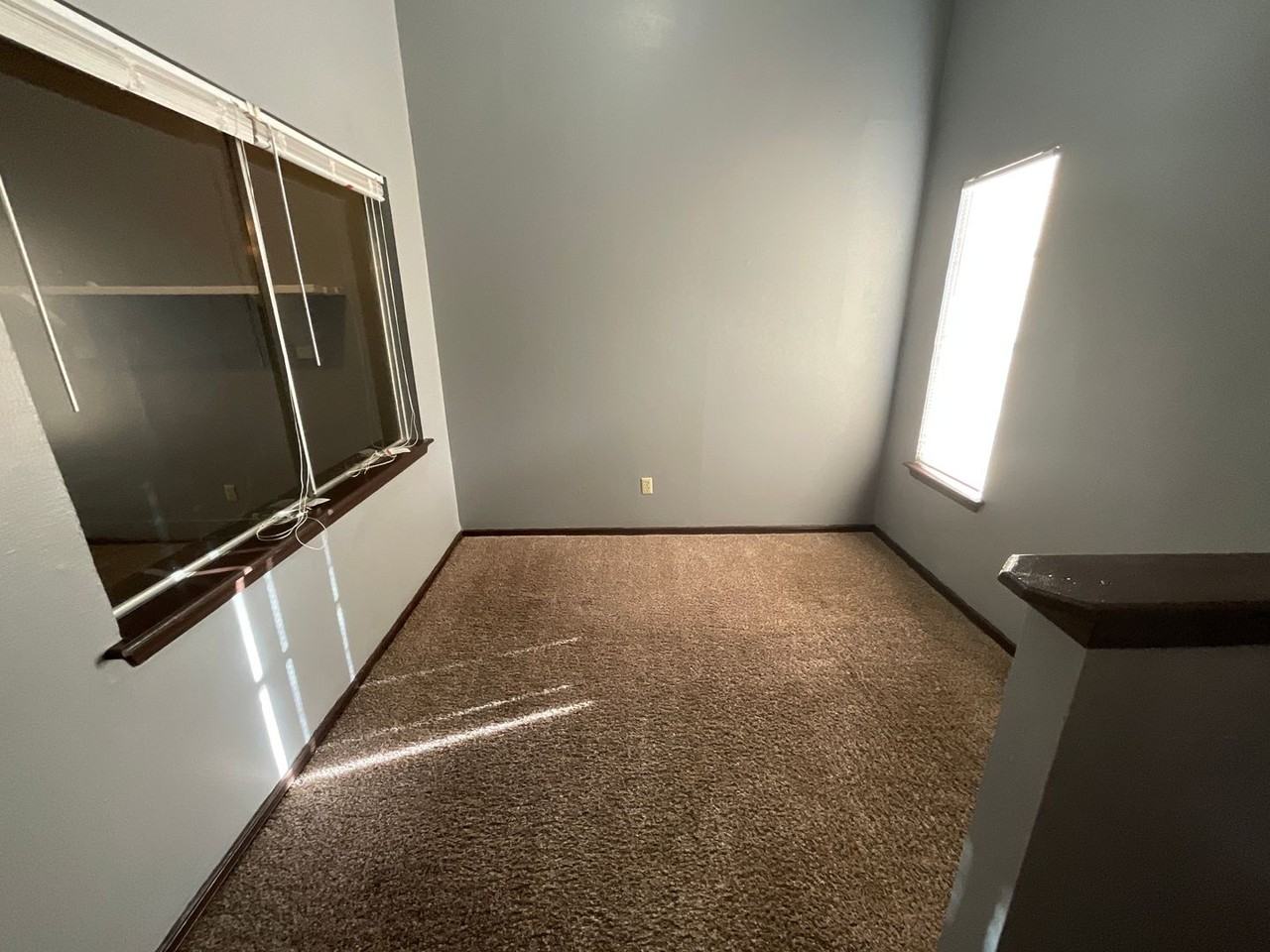 1015 Sw 81st St - Photo 5 of 12