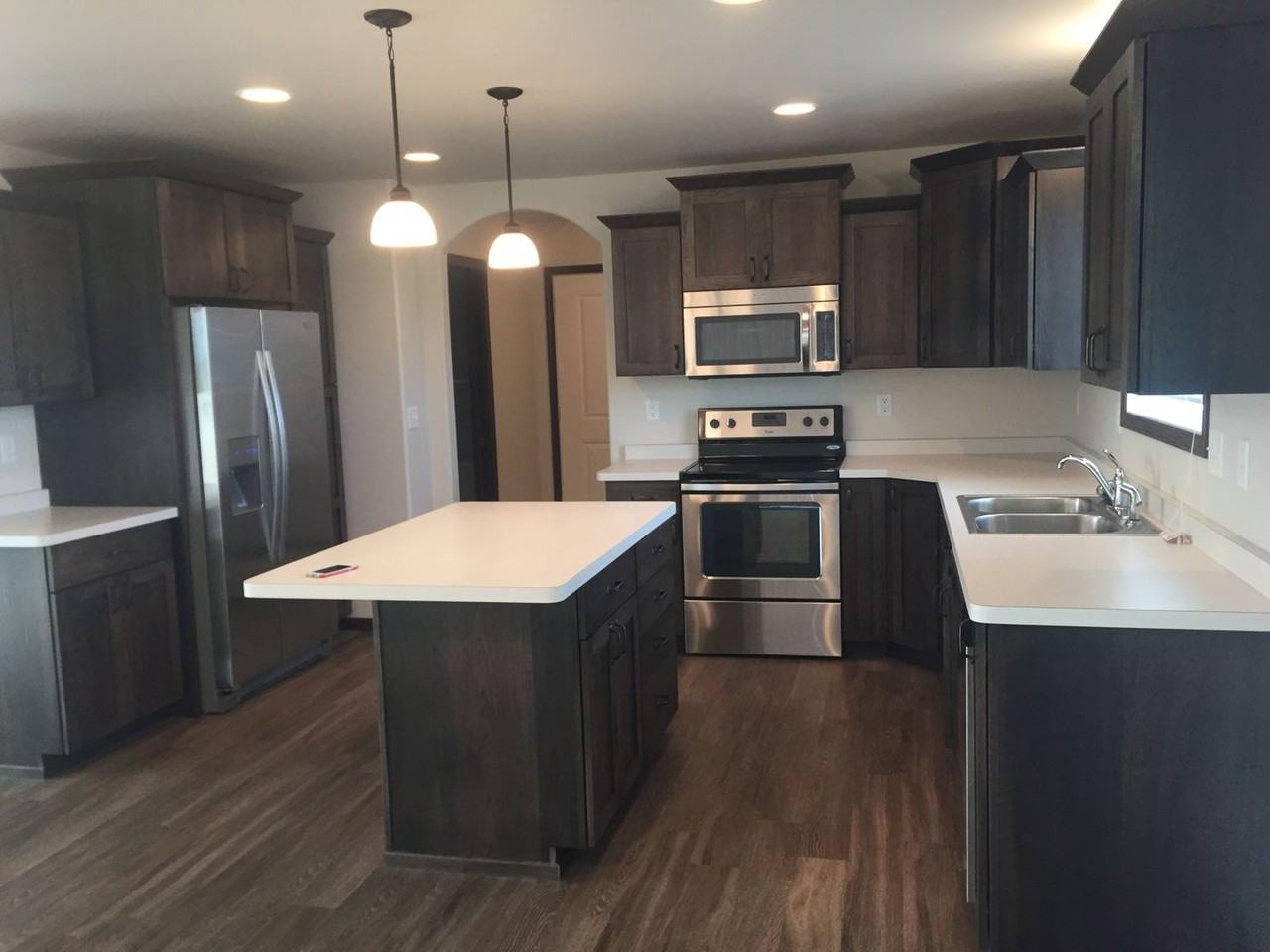 1206 Commander Dr W - Photo 3 of 18