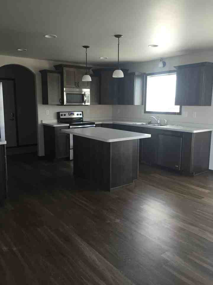 1206 Commander Dr W - Photo 7 of 18