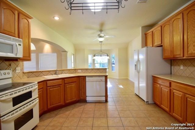 444 Lantana Rdg - Photo 7 of 26