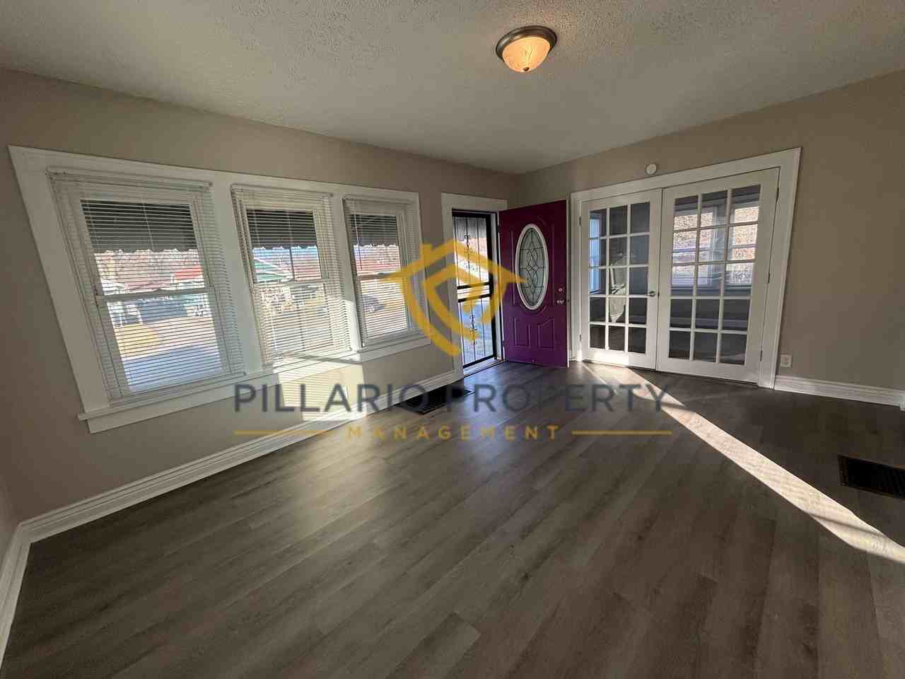 2459 Finley Ave - Photo 2 of 11