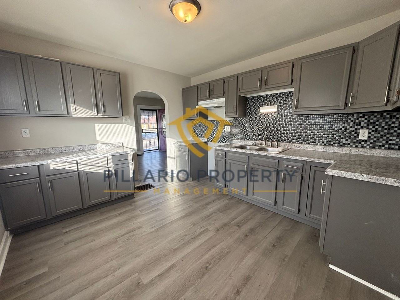 2459 Finley Ave - Photo 3 of 11