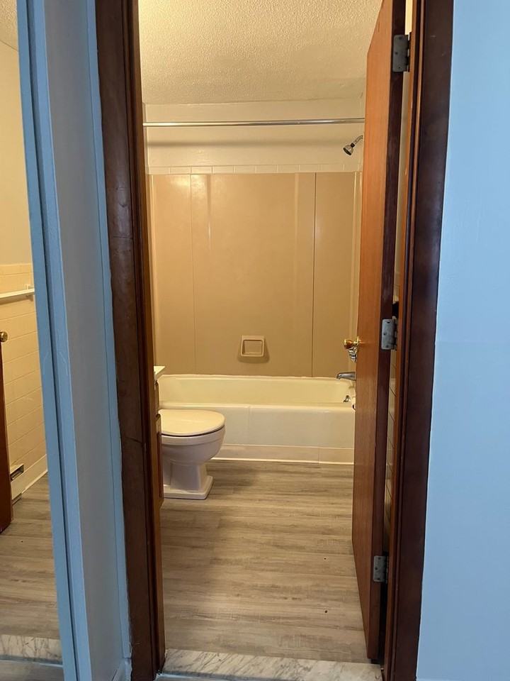 221 Old West Warren Rd - Photo 6 of 11