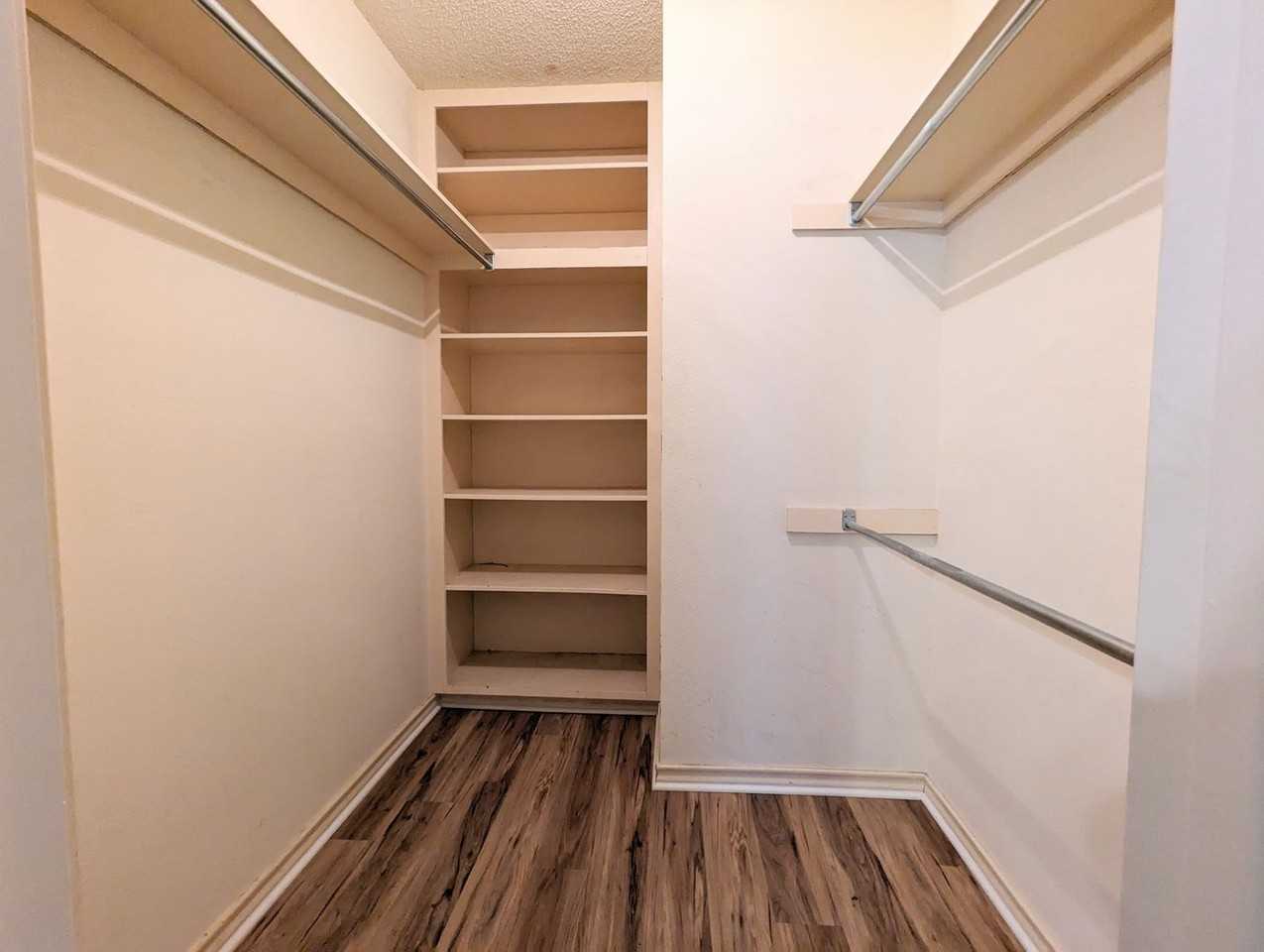 5706 Bandera St - Photo 6 of 14