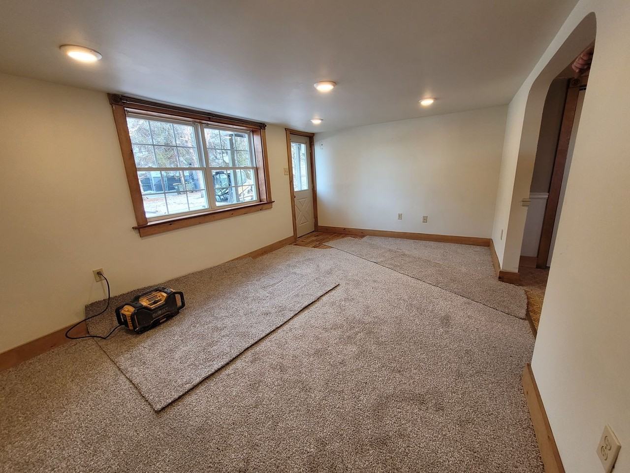 173 Spencer Ave - Photo 5 of 16