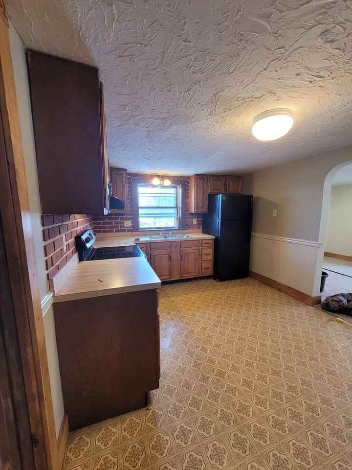 173 Spencer Ave - Photo 6 of 16